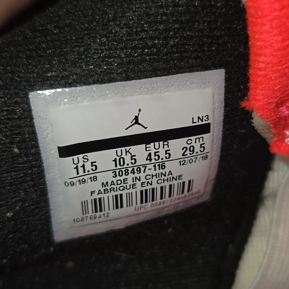 Air Jordan 4 Retro - Picture 5 of 9